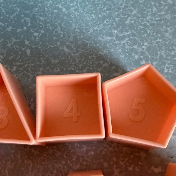 Tupperware Shape-O-Ball - Picture 6 of 8